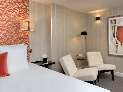 Le Senat Hotell