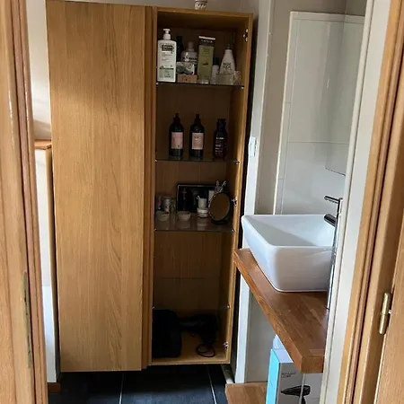 Duplex In Montmartre 4-5 Personnes * Parijs