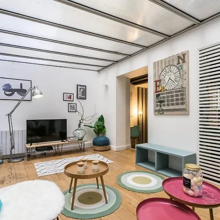 Apartment Chic Avec Patio - 2br 6p - Le Marais *