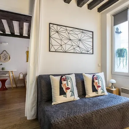Chic Avec Patio - 2br 6p - Le Marais Paris