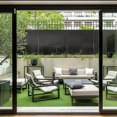 Passy/ranelagh : Superbe Avec Terrasse