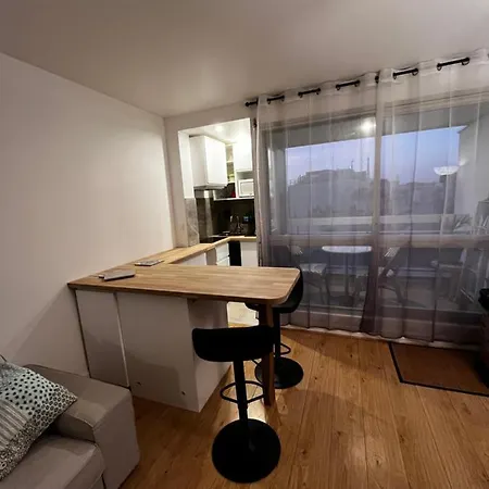 Tour Eiffel-montparnasse Joli Studio * Paris