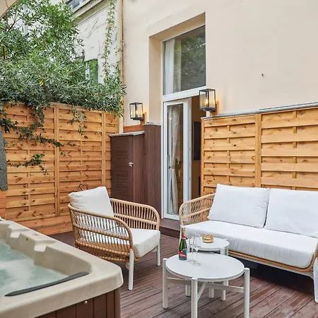 Luxueuse Avec Jardin Prive Sauna Et Jacuzzi Appartement Paris