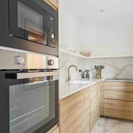 Appartement Luxueuse Avec Jardin Prive Sauna Et Jacuzzi *