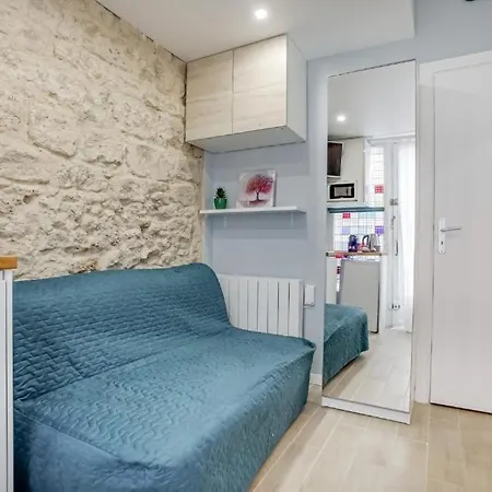 Tiny Boutique In 11 Appartement