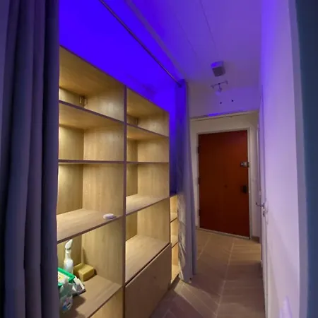 Full Loft In - 2 Single Beds For 2 - Chinatown Apartment *