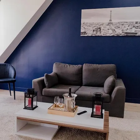Luxury Elysees Apartment *
