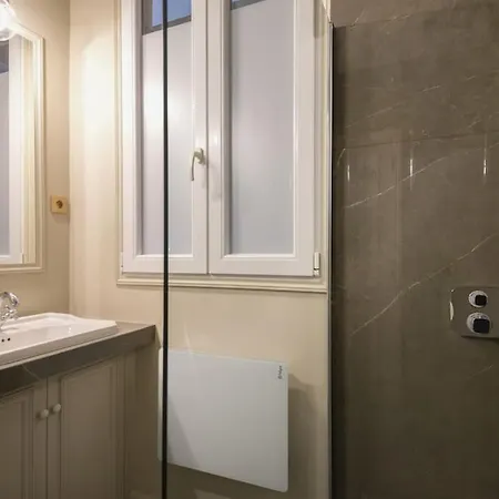 Modern And Cosy Flat In The Heart Of Notre Dame * 巴黎