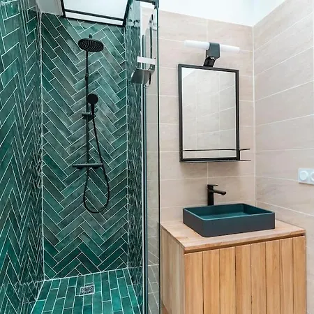 New - Cozy - 4pp * París