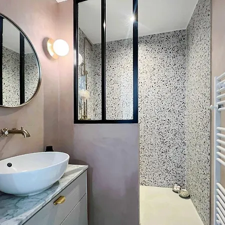 Renewed And Well-decorated In 12th Apartment