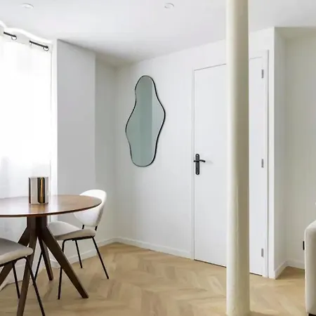 Chapelle/ordener : Magnifique 1br/4p Apartment *