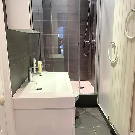 Апартаменты Mytripinparis - Large And Sunbathed 1br - Close To The Eiffel Tower *