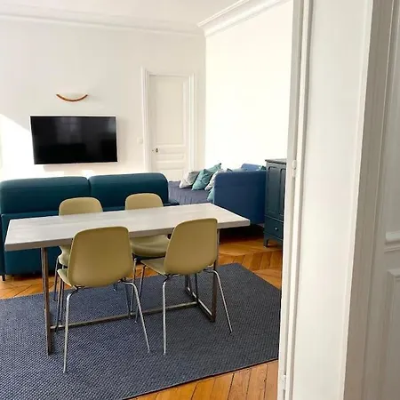Апартаменты Mytripinparis - Large And Sunbathed 1br - Close To The Eiffel Tower Париж