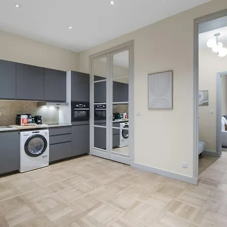 2b.appart 6pers#2bedrooms#victorhugo#arcdetriomphe شقة *