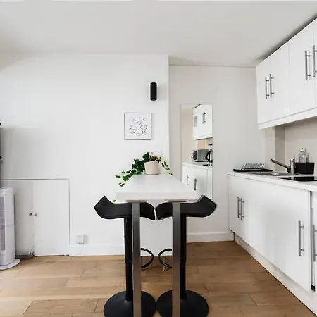 Promo! Location! Duplex Near The Louvre *