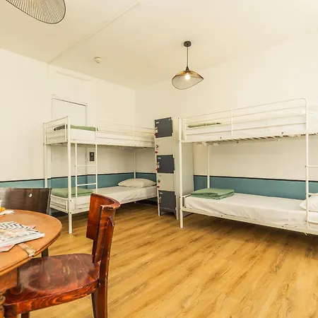 Young And Happy Latin Quarter By Hiphophostels Hostel *