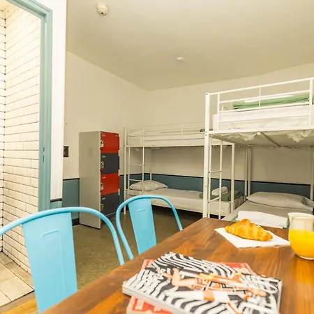 Hostel Young And Happy Latin Quarter By Hiphophostels Paris