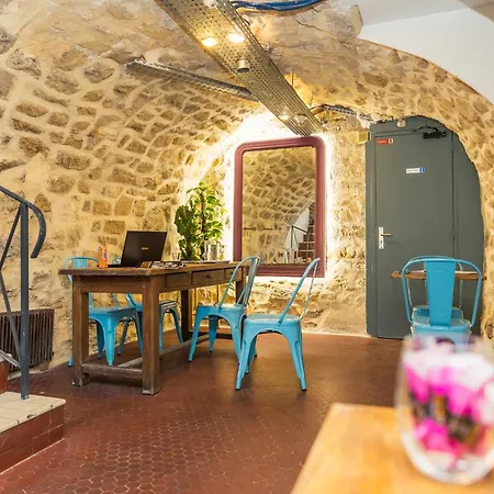 Young And Happy Latin Quarter By Hiphophostels Hostel Paris