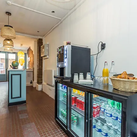 Hostel Young And Happy Latin Quarter By Hiphophostels *