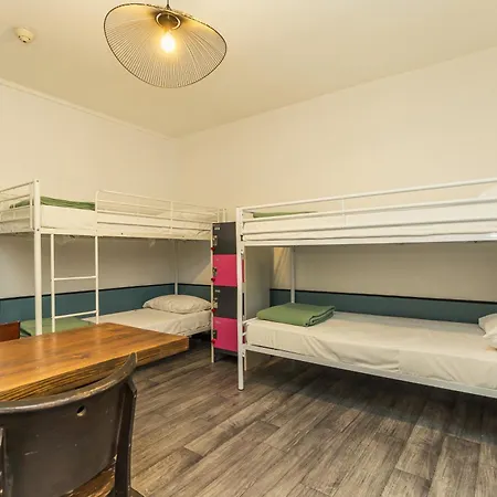 Hostel Young And Happy Latin Quarter By Hiphophostels