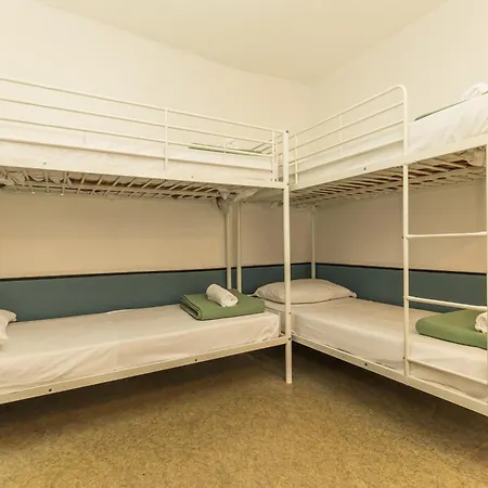 Hostel Young And Happy Latin Quarter By Hiphophostels *
