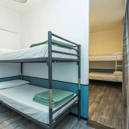 Hostel Young And Happy Latin Quarter By Hiphophostels