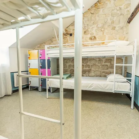 Young And Happy Latin Quarter By Hiphophostels Hostel Paris