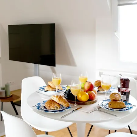 Eiffel 2br Avenue Apartament *