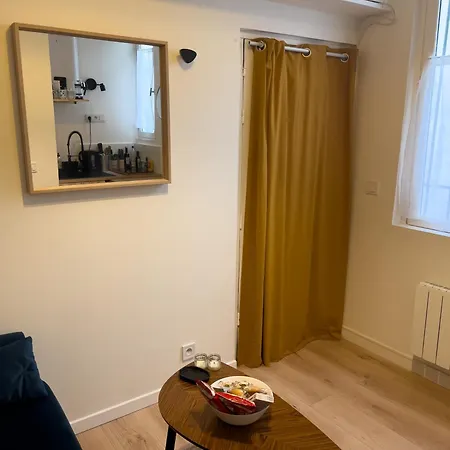 Joli Studio A Madeleine Apartment Paris