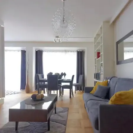 16 -near Champs-elysees 75m2 Apartment *