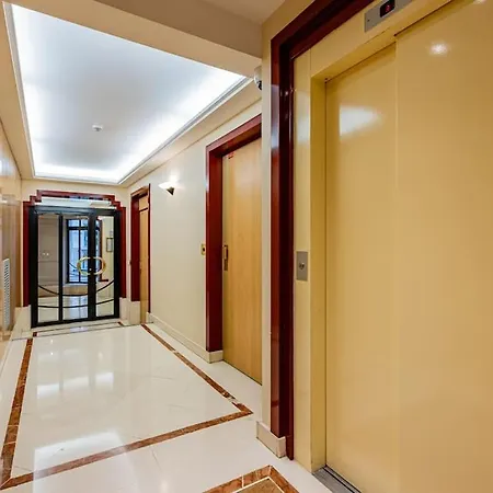 Grand Et Central, 8e Pres Elysee Apartamento