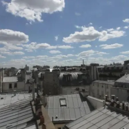 Homestay Sous Les Toits De Shared Place Paris