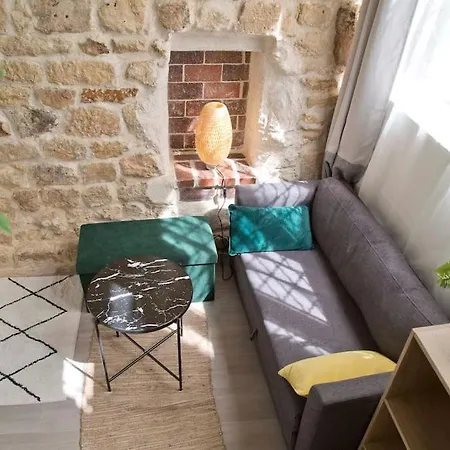 Apartamento Charming Loft In The Heart Of