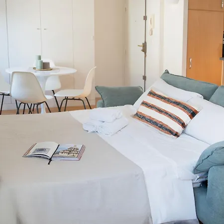 Eiffel 2br Avenue Apartament *