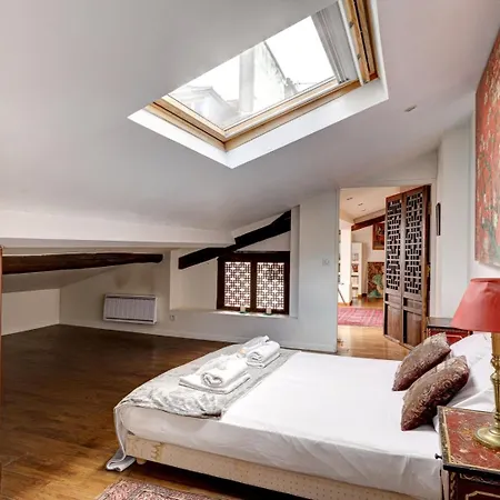 259 Suzy - Superb Duplex In Apartament *