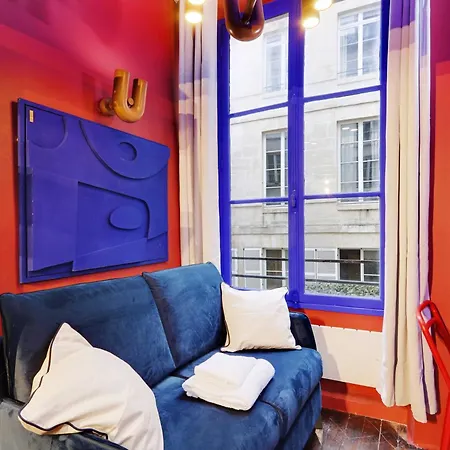 Colourful For 2 - Heart Of Le Marais *