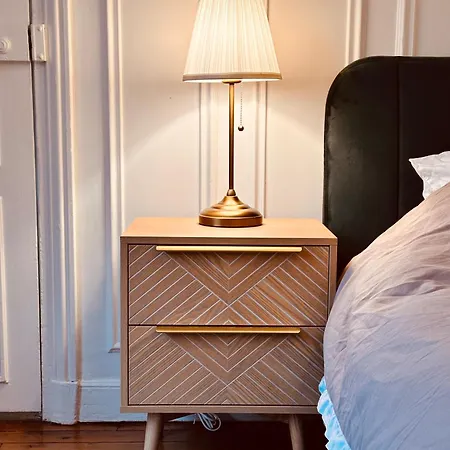 Charming 4-room Flat Near Eiffel Tower-8people-2 Bedrooms Apartment *