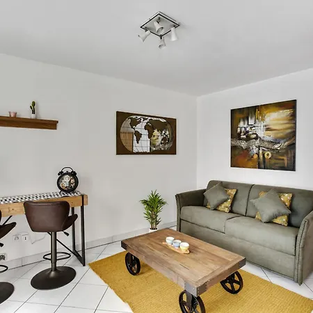 Chic Studio With Terrace In Διαμέρισμα *