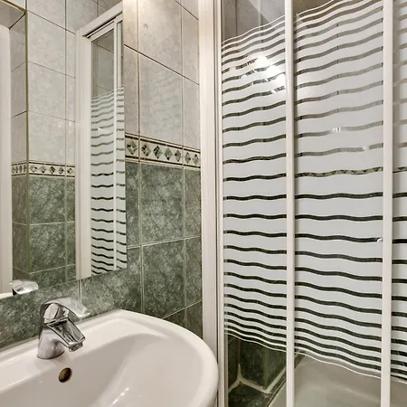 Διαμέρισμα Chic Studio With Terrace In