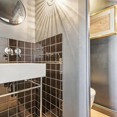 Apt Avec Balcon Design Par Fleur Delesalle 6 Pers * Paris