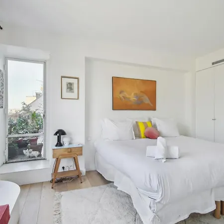Apt Avec Balcon Design Par Fleur Delesalle 6 Pers *