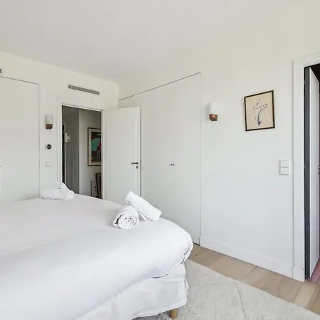 Apt Avec Balcon Design Par Fleur Delesalle 6 Pers Apartment