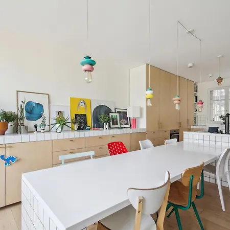 Apt Avec Balcon Design Par Fleur Delesalle 6 Pers