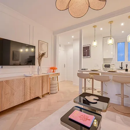Eiffel- Perfect Location Διαμέρισμα Παρίσι