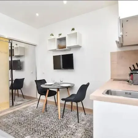 Studio Special Jo - Pigalle - Montmartre - Republique - 2 Pers