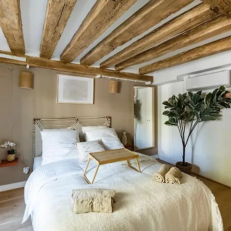 Pavillon Eden - Le Nid - Le Marais Apartment