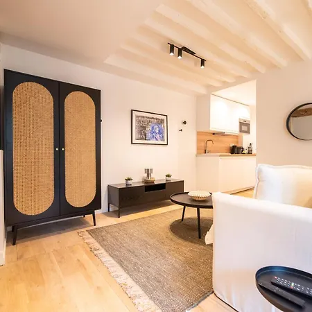 Cosy Nest In Saint Germain Париж