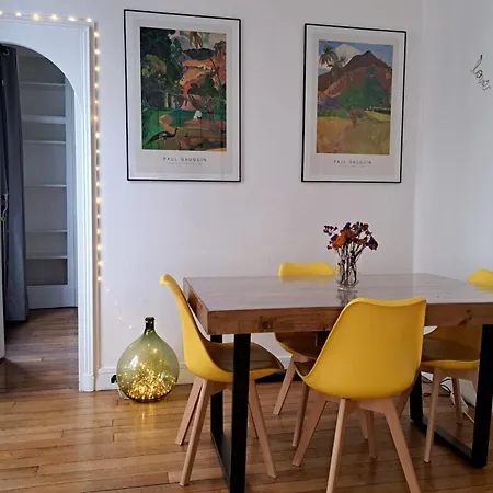 Apartment Pretty Cocoon In Montmartre