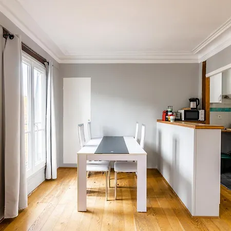 Apartment Luxurious 2 Bedroom Tour Eiffel Bourdonnais Free Netflix