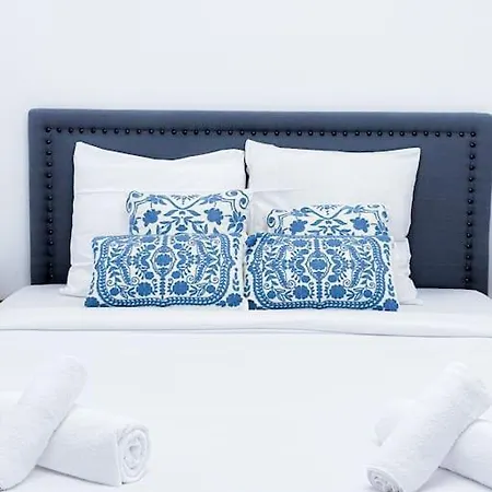 6pers-balcony-paris 12-hopital Trousseau شقة